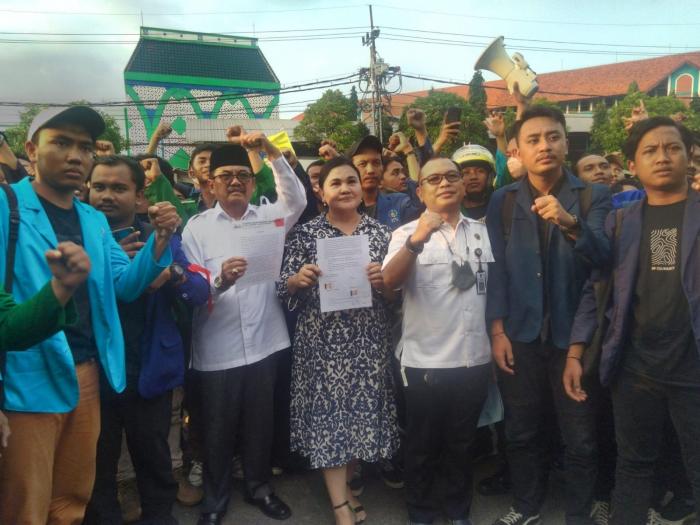 Protes RKUHP, BEM 8 Kampus di Jatim Gelar Unjuk Rasa